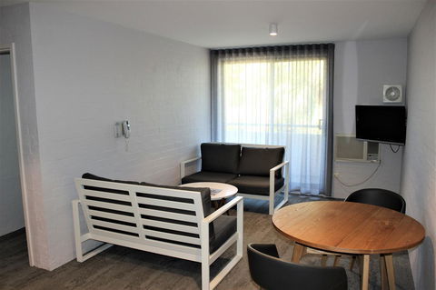 Atrium Hotel Mandurah - Tourism TAS 4