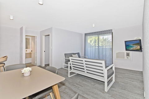 Atrium Hotel Mandurah - Tourism TAS 25