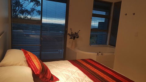 Seaview And Spa At Torbay - Hobart Tourism 4