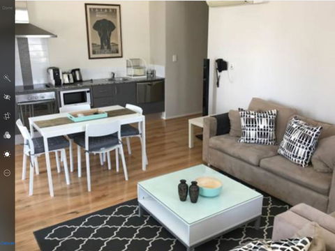 Charming Inner City Apartment - Hobart Tourism 8
