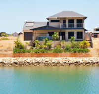 27 Corella Court - Exquisite Marina Home With a Pool and Wi-Fi - Tourism TAS