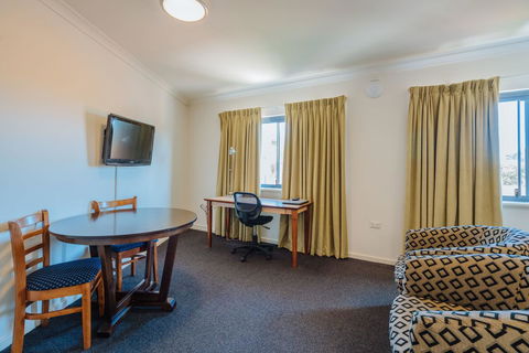 Canning Bridge Auto Lodge - Hobart Tourism 37