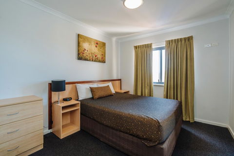 Canning Bridge Auto Lodge - Hobart Tourism 44