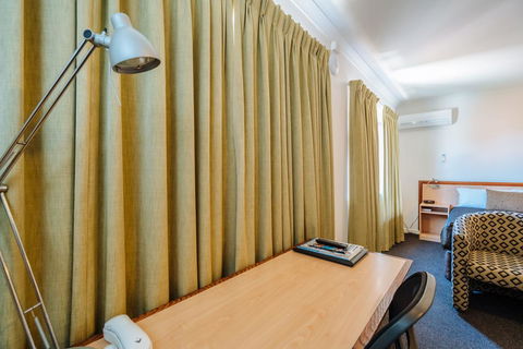 Canning Bridge Auto Lodge - Hobart Tourism 35