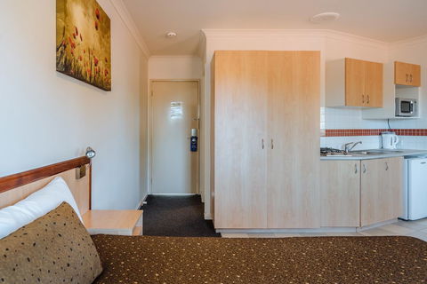 Canning Bridge Auto Lodge - Hobart Tourism 33