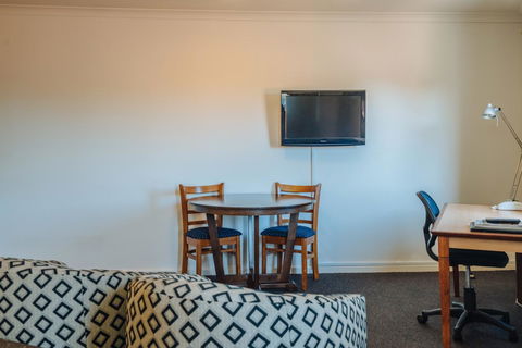 Canning Bridge Auto Lodge - Hobart Tourism 34
