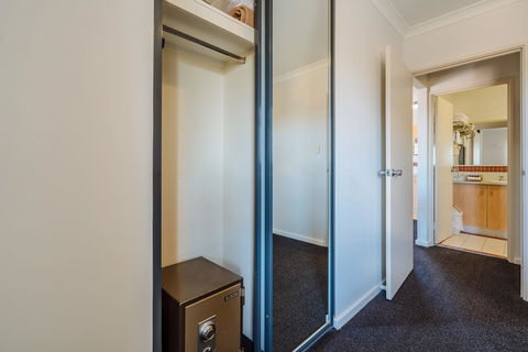 Canning Bridge Auto Lodge - Hobart Tourism 43