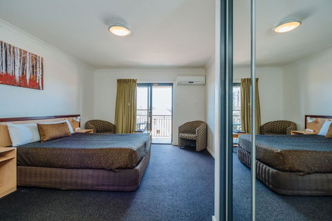 Canning Bridge Auto Lodge - Hobart Tourism 6