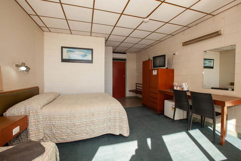 EUCLA MOTOR HOTEL - Tourism TAS 19