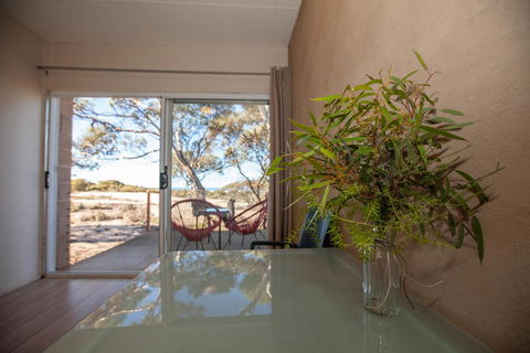 EUCLA MOTOR HOTEL - Tourism TAS 12