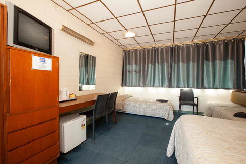 EUCLA MOTOR HOTEL - Tourism TAS 18