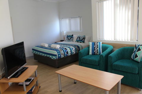 Mandurah Ocean Marina Chalets - Tourism TAS 9