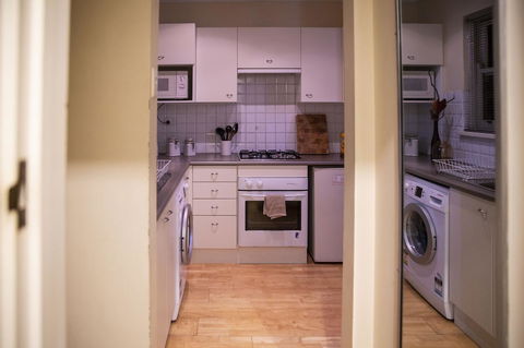 Central Perth Value Apartment - Hobart Tourism 7