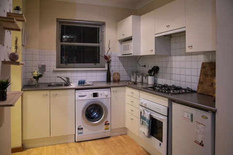 Central Perth Value Apartment - Hobart Tourism 14