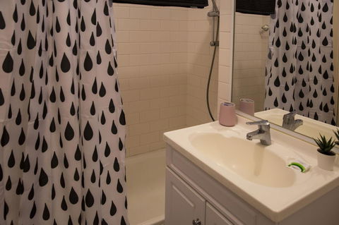 Central Perth Value Apartment - Hobart Tourism 17