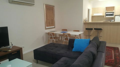 Superb 2 BR East Perth Riverside Apartment Location Comfort And Space 45 - Hobart Tourism 4