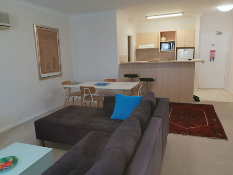 Superb 2 BR East Perth Riverside Apartment Location Comfort And Space 45 - Hobart Tourism 7