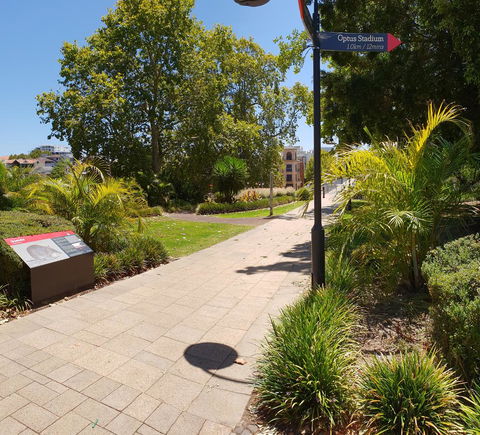 Superb 2 BR East Perth Riverside Apartment Location Comfort And Space 45 - Hobart Tourism 3