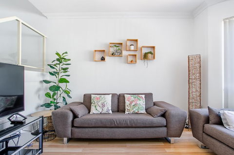 Jane Residence - Hobart Tourism 4
