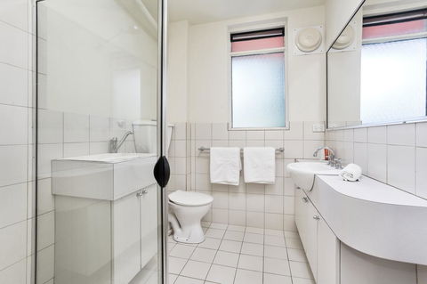 South Perth Executive Apartment - Hobart Tourism 7