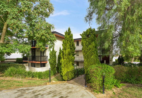 South Perth Executive Apartment - Hobart Tourism 9