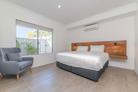 Karrinyup Waters Luxury House Rental - Hobart Tourism 11