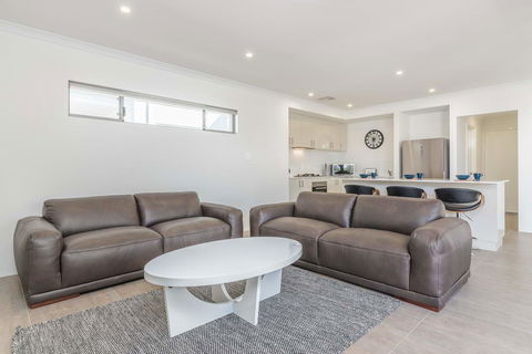 Karrinyup Waters Luxury House Rental - Hobart Tourism 10