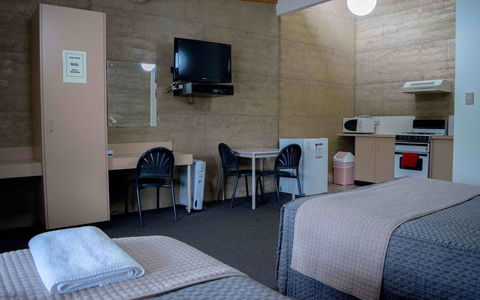 Hopetoun Motel & Chalet Village - Tourism TAS 35