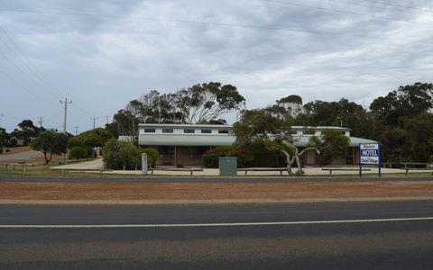 Hopetoun Motel & Chalet Village - Tourism TAS 18