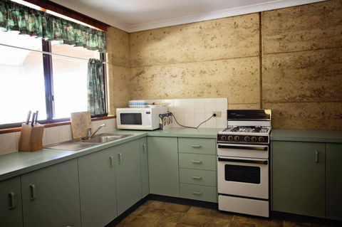 Hopetoun Motel & Chalet Village - Tourism TAS 42