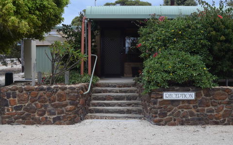 Hopetoun Motel & Chalet Village - Tourism TAS 9