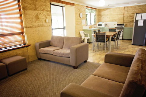 Hopetoun Motel & Chalet Village - Tourism TAS 8