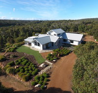 The White House at Wallcliffe Farms - Tourism TAS