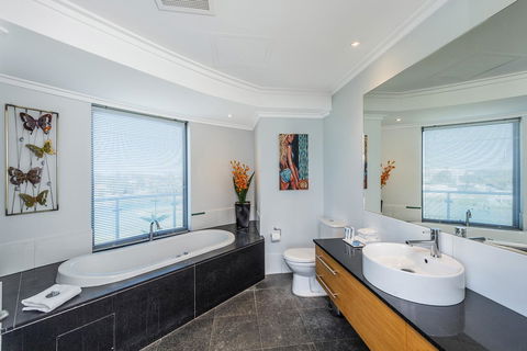 A 406 FANTASTIC OCEAN BEACH And MARINA VIEW APT - MANDURAH - Tourism TAS 14
