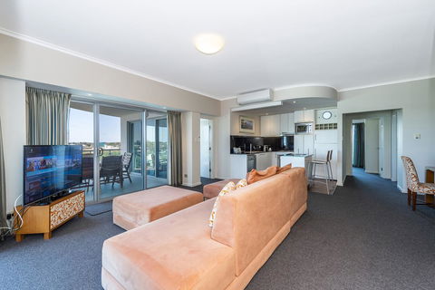 A 406 FANTASTIC OCEAN BEACH And MARINA VIEW APT - MANDURAH - Tourism TAS 22