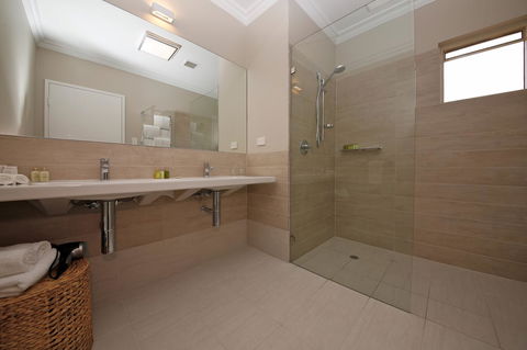 The Marina Hotel - Mindarie - Hobart Tourism 15