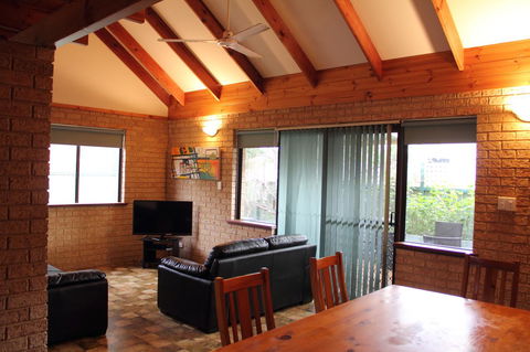 Kestrel Chalets - Tourism TAS 8