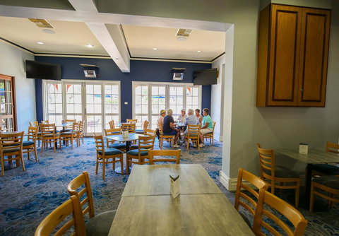 Esplanade Hotel Busselton - Tourism TAS 7