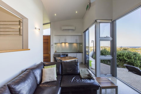 Aquatic Visions - Tourism TAS 10