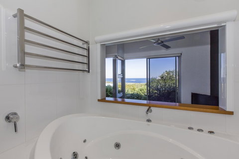 Aquatic Visions - Tourism TAS 5