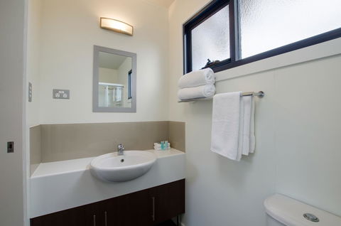 Swansea Beach Chalets - Tourism TAS 15