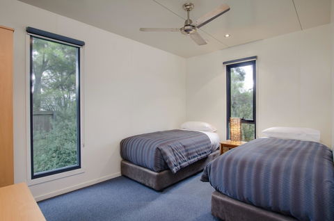 Swansea Beach Chalets - Tourism TAS 10