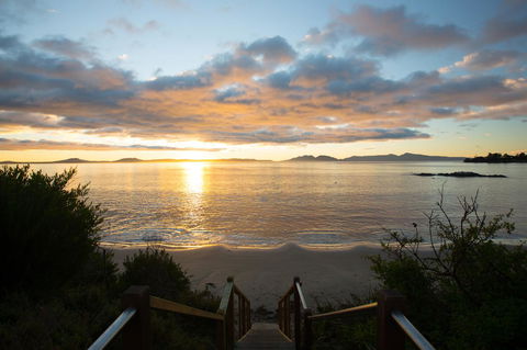 Swansea Beach Chalets - Tourism TAS 43