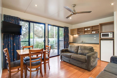 Swansea Beach Chalets - Tourism TAS 12