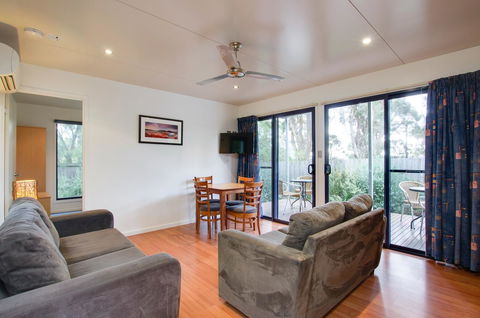 Swansea Beach Chalets - Tourism TAS 13