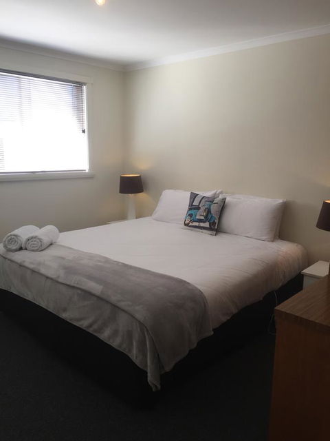 Old Pier Apartments - Tourism TAS 9