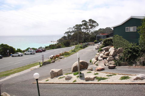 BINALONG BEACH COTTAGE Beachfront At Bay Of Fires Next To Restaurant - Tourism TAS 19