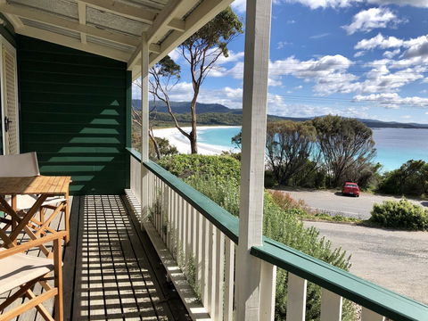BINALONG BEACH COTTAGE Beachfront At Bay Of Fires Next To Restaurant - Tourism TAS 1