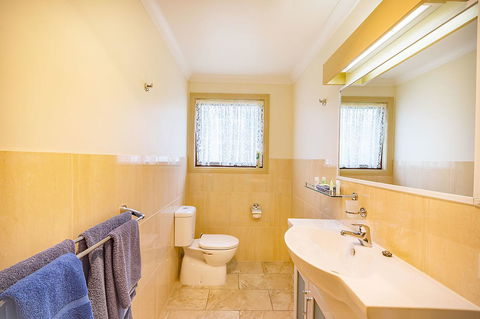 Queechy Motel - Tourism TAS 37