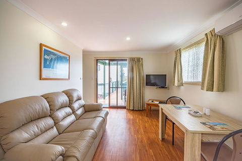 Queechy Motel - Tourism TAS 38